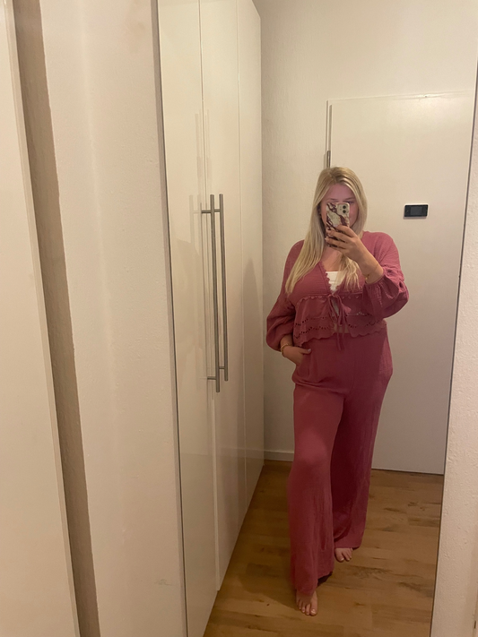 Trendige Musselin-Hose in Beere